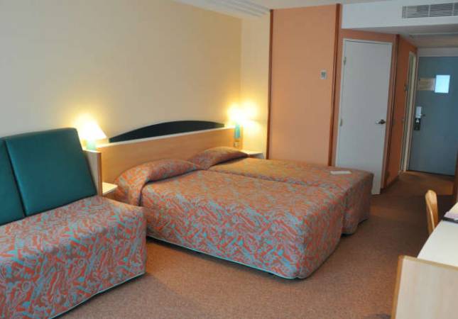 Románticas habitaciones en Hotel Ibis. La mayor comodidad con nuestra oferta en Escaldes-Engordany